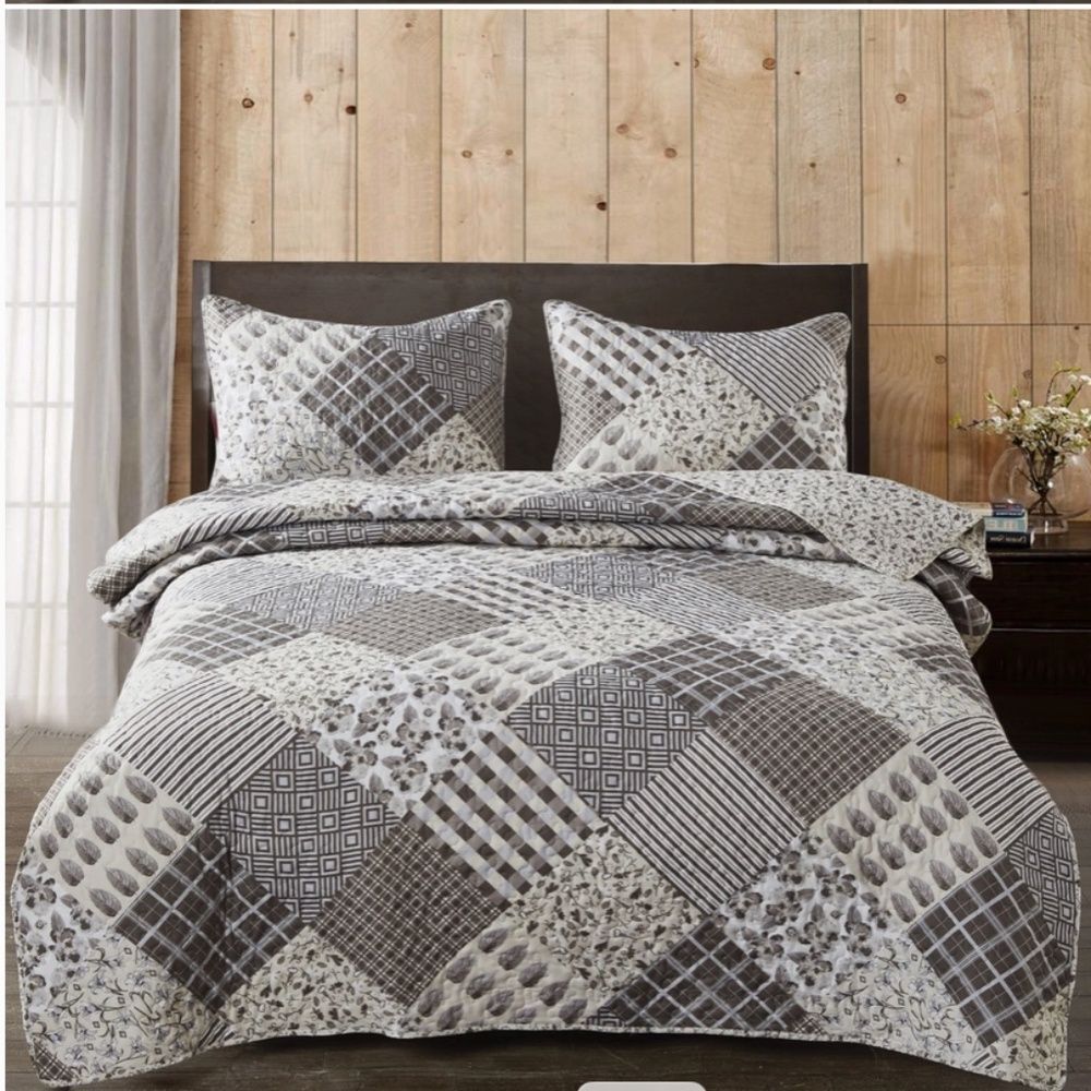 Charming Gray Patchwork Printed King Quilt Set Farmhouse Cottagecore Ditsy